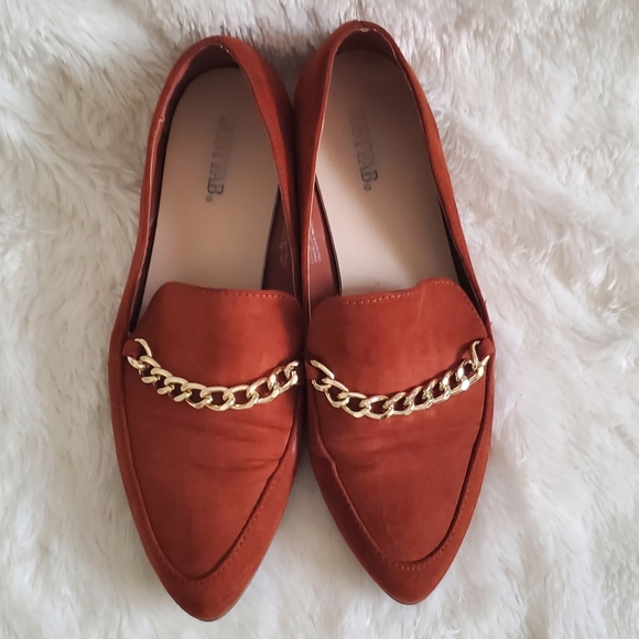 Shoes - Picture 2 of 6